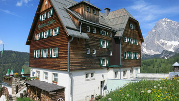 Alpine museum Austriahütte, exterior view | © Alpenverein Austria | Harald Herzog
