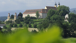 Außenaufnahme von Schloss Stainz im Sommer | © Universalmuseum Joanneum | Nicolas Lackner